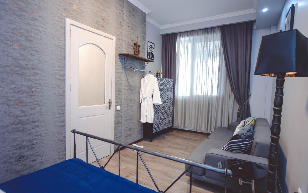 Apartamento Under The Mountain Tiflis Exterior foto