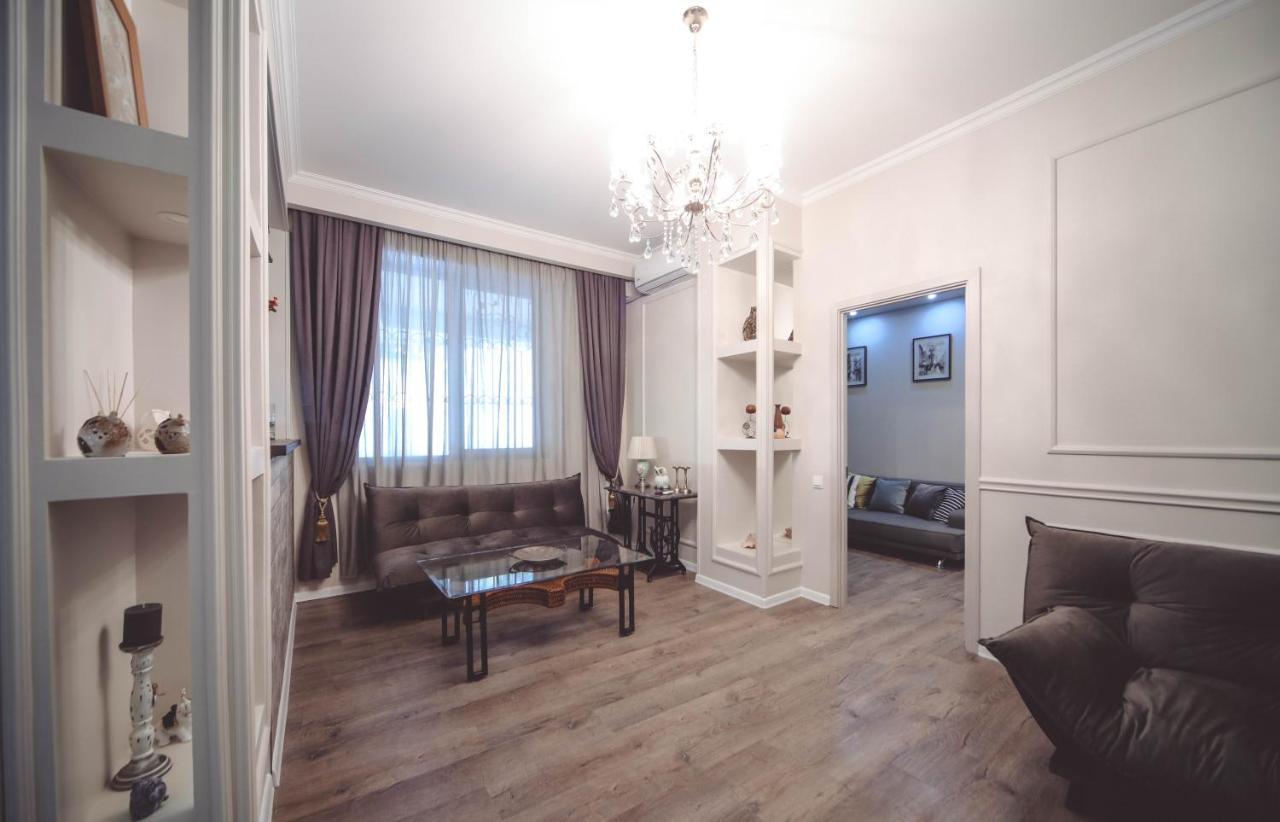 Apartamento Under The Mountain Tiflis Exterior foto