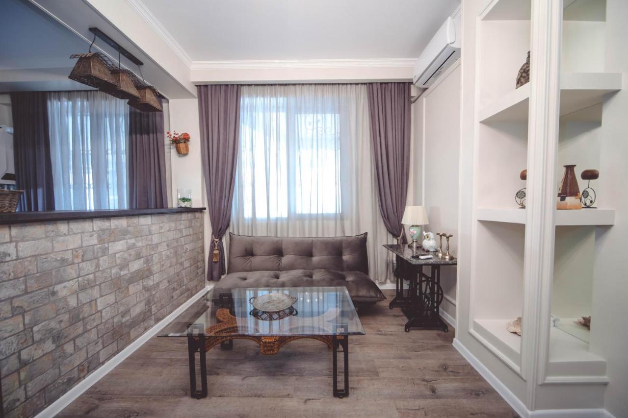 Apartamento Under The Mountain Tiflis Exterior foto
