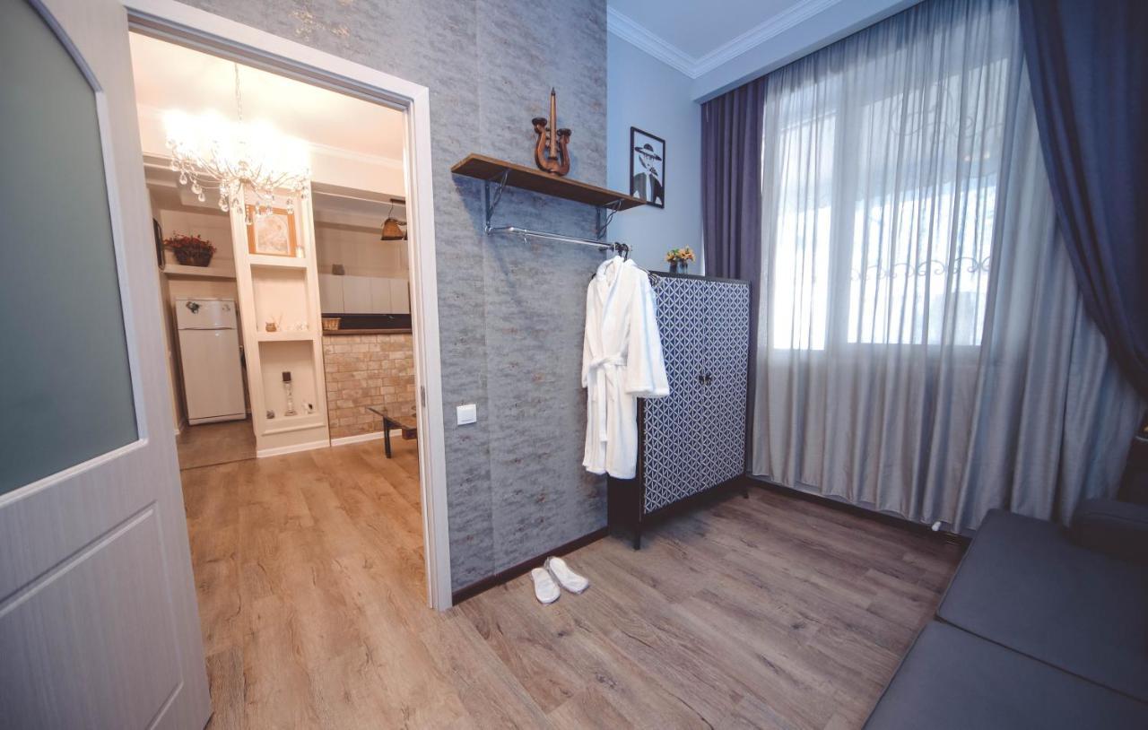 Apartamento Under The Mountain Tiflis Exterior foto