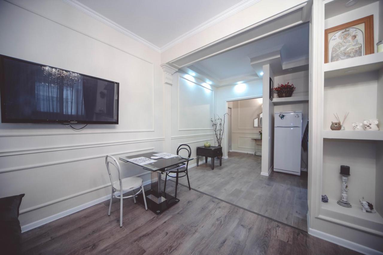 Apartamento Under The Mountain Tiflis Exterior foto